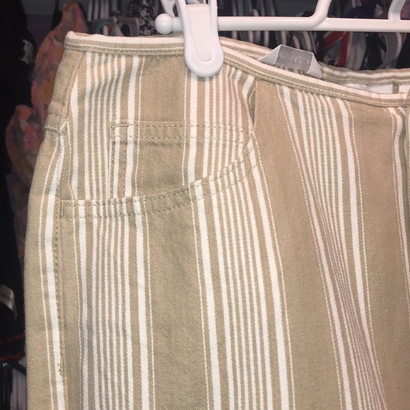 Like NEW Studio Michaela Lizwear Liz Claiborne. Jeans white tan stripped Capri 8 - Picture 5 of 12